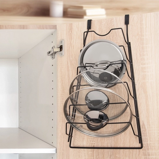 Prostorno shranjevanje do 6 pokrovk