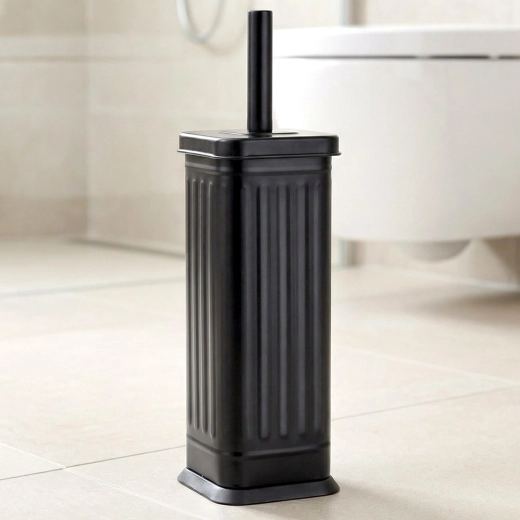 Elegantno zaprto kovinsko stojalo