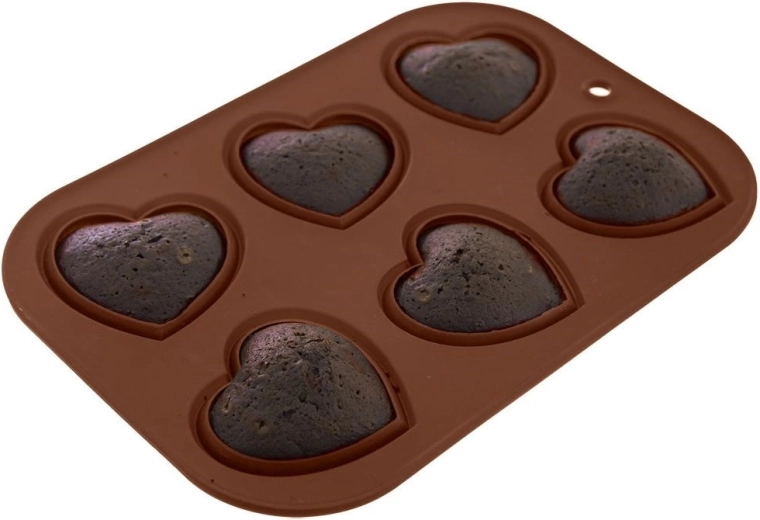 6 srčkastih modelčkov naenkrat