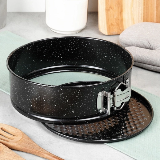 Enakomerno pečenje in čvrsta konstrukcija