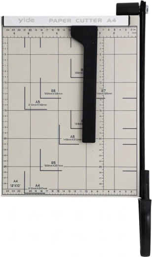 Vzdržljiva kovinska konstrukcija z nerjavnim rezilom
