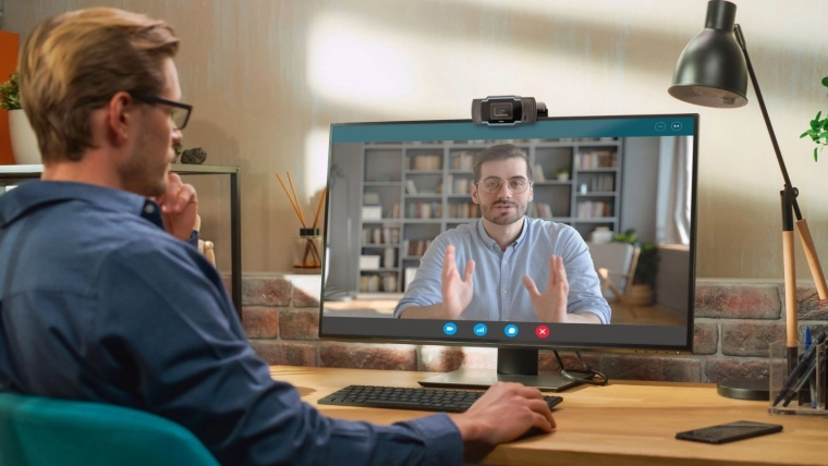 Univerzalni spon in enostavna namestitev