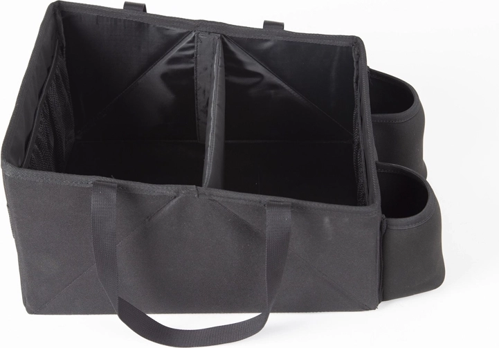 Stabilen v avtu, udoben na poti