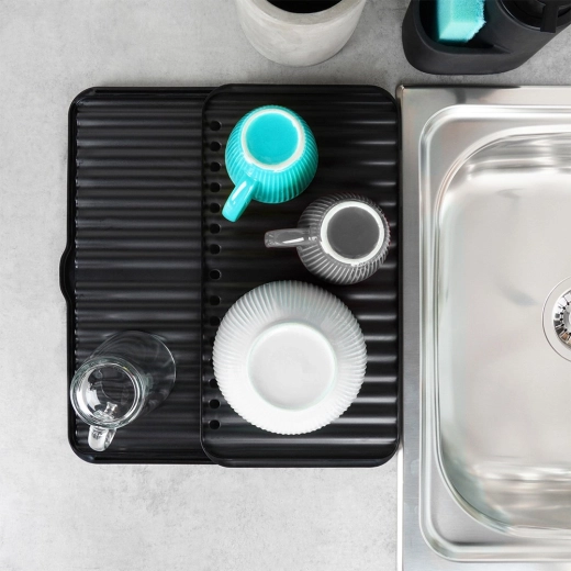 Zložljiv dizajn z dvema ravnema