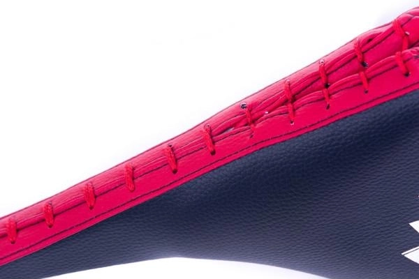 Odporno sintetično usnje in močni šivi