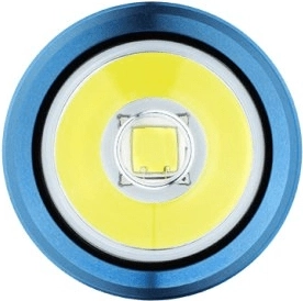 Svetlobni izkoristek 1300 lm in doseg 170 metrov