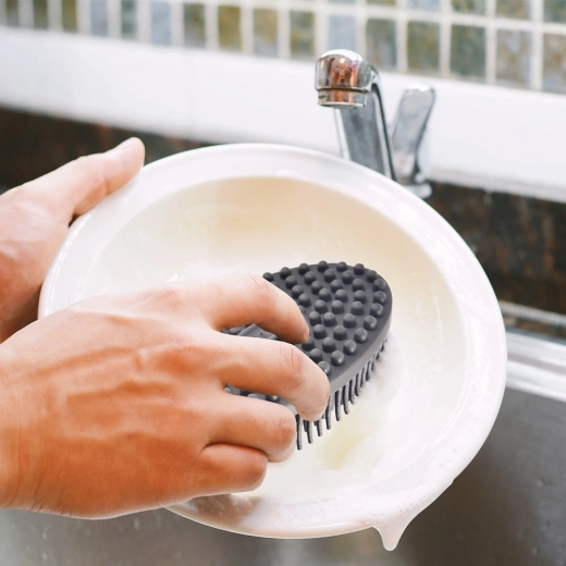 Nežna do posode, učinkovita proti umazaniji