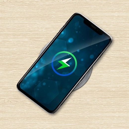 Qi wireless charging up to 10 W in the top section
