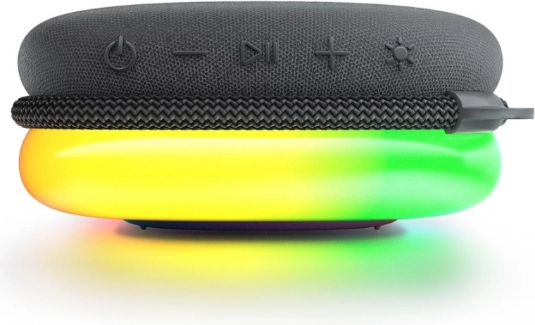 Močni basi iz kompaktnega ohišja