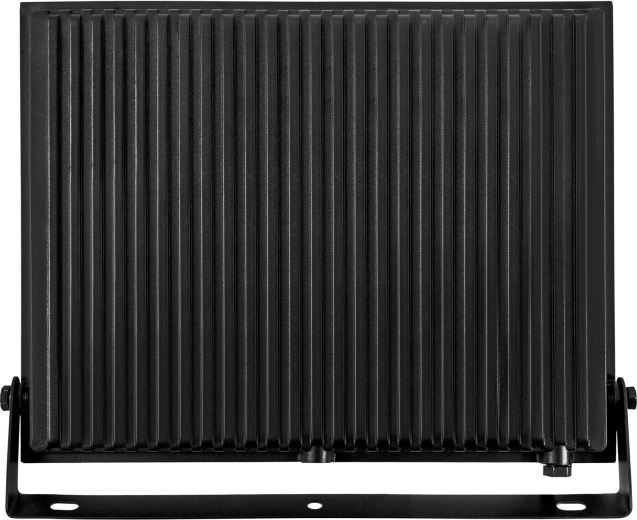 Odporno ohišje z učinkovitim hlajenjem