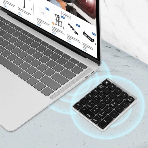 Tihe škarjaste tipke za udobno tipkanje