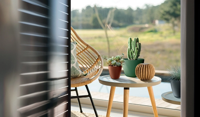 Lightweight and versatile accessory for plants