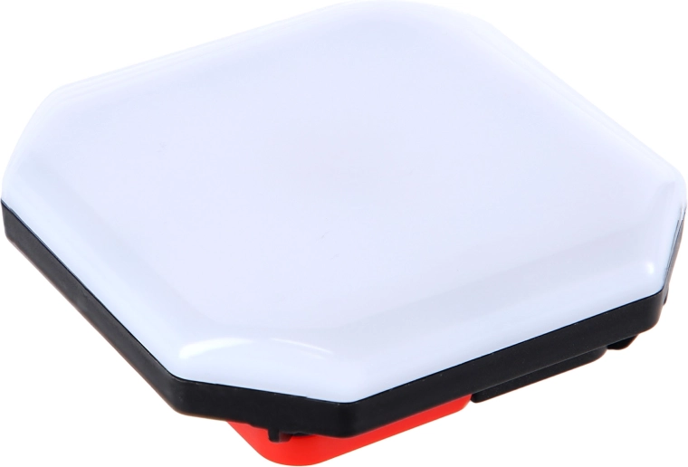 Močna in enakomerna svetilnost 220 lm