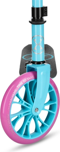 Large 200 mm wheels for a smooth city ride