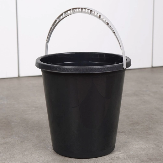 Odporna plastika in stabilen rob