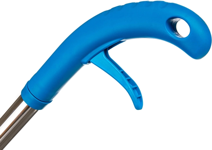 Vrtljiva glava 180° in ergonomski ročaj