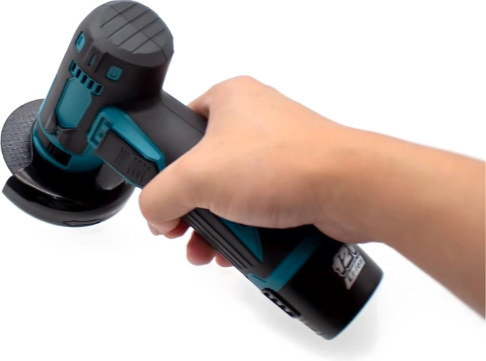 Kompaktna moč v eni roki