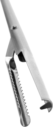 Zanesljiv oprijem zahvaljujoč zobcem in kavljem