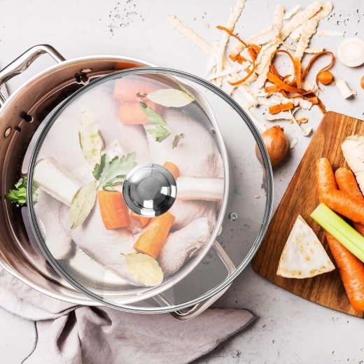 Jasen pogled na kuhanje brez dvigovanja pokrova