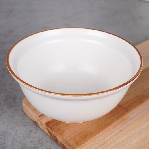 Eleganten dizajn s kontrastnim robom