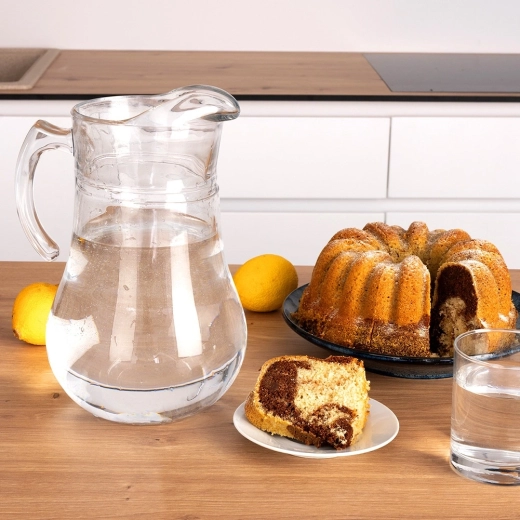 Univerzalna uporaba za mizo in pri postrežbi