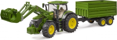 Traktor John Deere 7R s čelnim nakladačem in prikolico