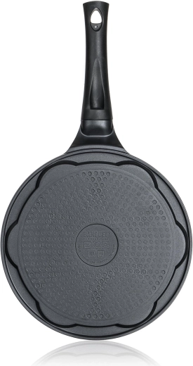 Združljiva z vsemi štedilniki, vključno z indukcijo