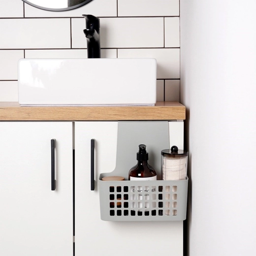 Red v kuhinji in kopalnici