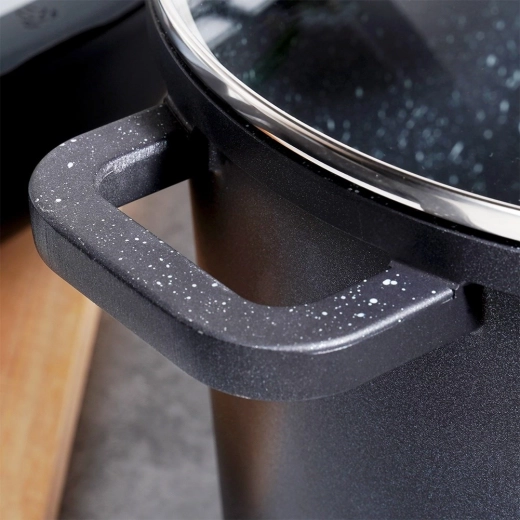 Stekleni pokrov z ventilom za paro