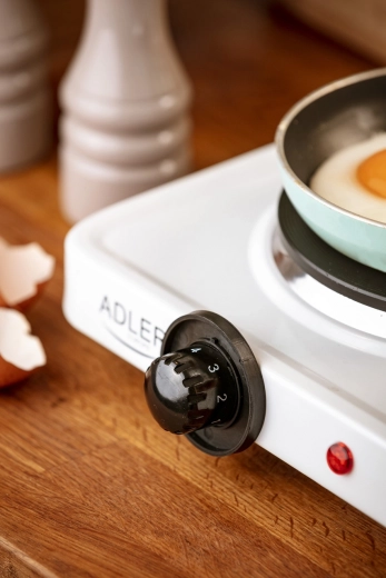 Močna moč 1500 W za hitro segrevanje