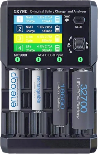 Polnilnik in analizator cilindričnih baterij SkyRC MC5000 z USB-C