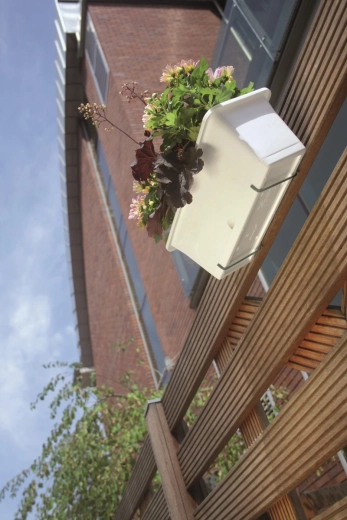 Odporno in lahko za enostavno ravnanje