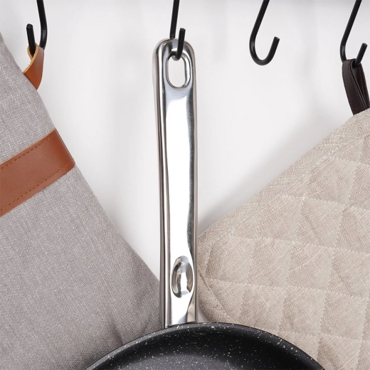 Odporna nerjavna konstrukcija in priročno obešanje