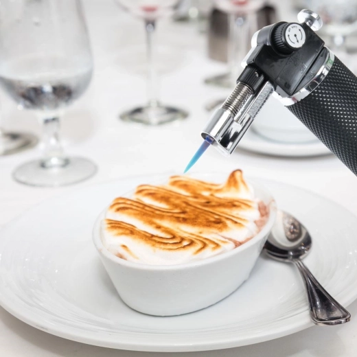 Popoln crème brûlée in sladice v hipu