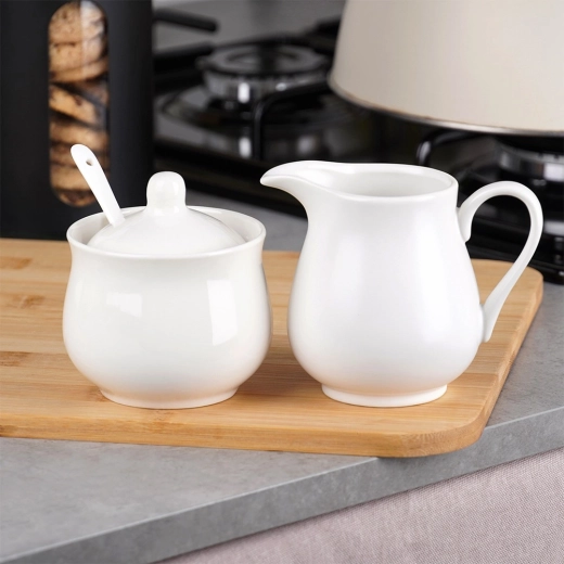 Čist porcelanast dizajn za vsako kuhinjo