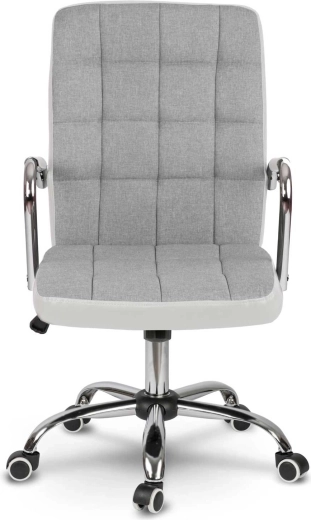 Elegantni materiali in stabilno podnožje
