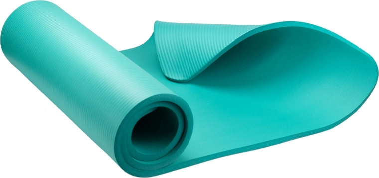 Protizdrsna rebrasta površina