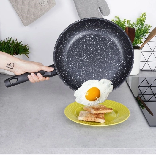 Neprijemljiva granitna površina brez PFOA in PTFE