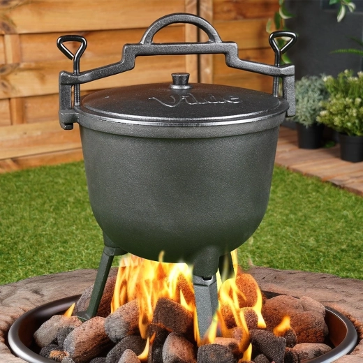 Stabilno trinožje za varno kuhanje nad ognjem