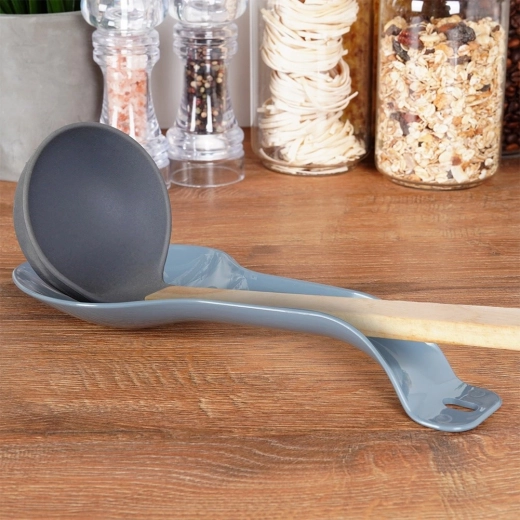 Univerzalno stojalo za različne pripomočke