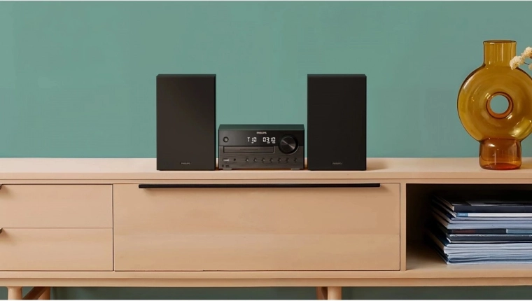 Vsestransko predvajanje: CD, DAB+⁄FM, USB in AUX