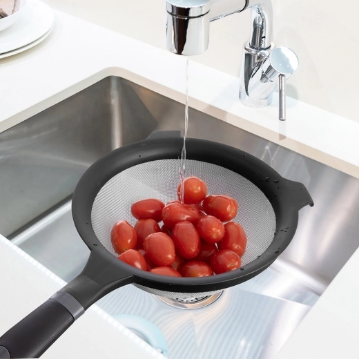 Ergonomski ročaj in stabilna opora