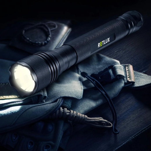 Powerful light with a 100 m beam distance