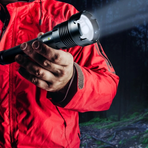 Powerful light up to 2,000 lm