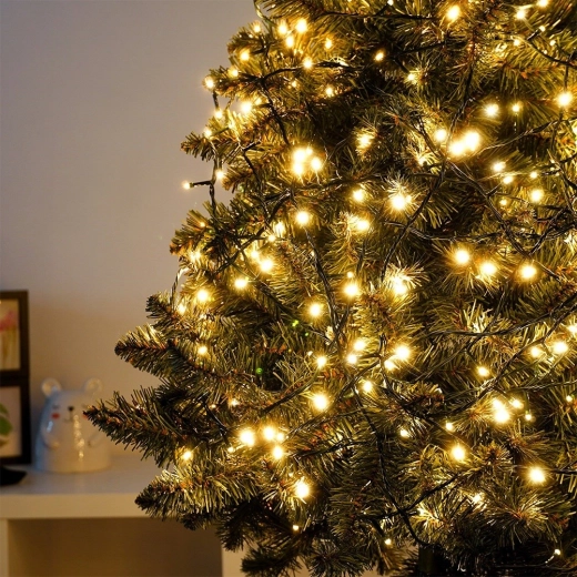 Notranja in zunanja uporaba zahvaljujoč IP44