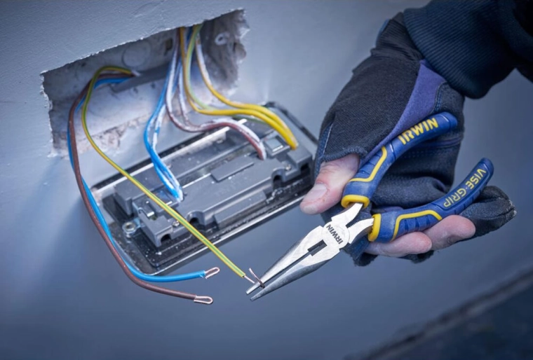 Tanek profil za delo v ozkih prostorih