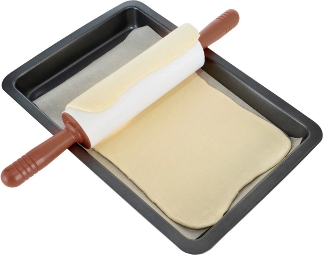 Enakomerno razvaljano testo neposredno na pekaču