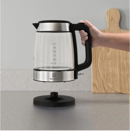 360° vrtljiva osnova in brezžično nalivanje