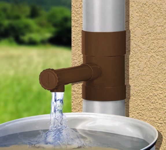 Učinkovit zbir deževnice v sod