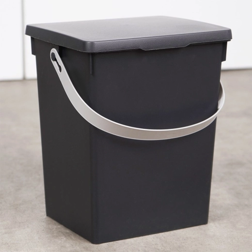 Udobno prenašanje zahvaljujoč čvrstemu ročaju